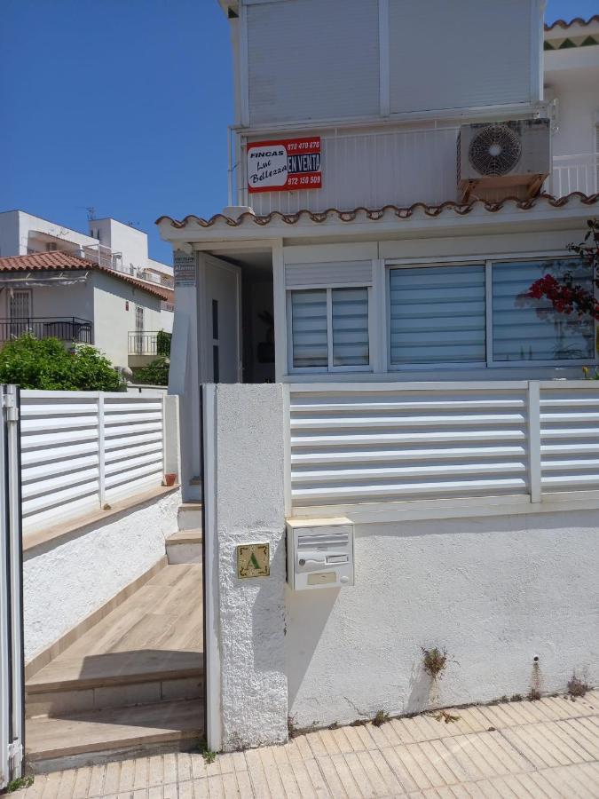 Monleon Villa A 10 Minutos De La Playa 2 Parking Gratuito Rosas Exterior foto